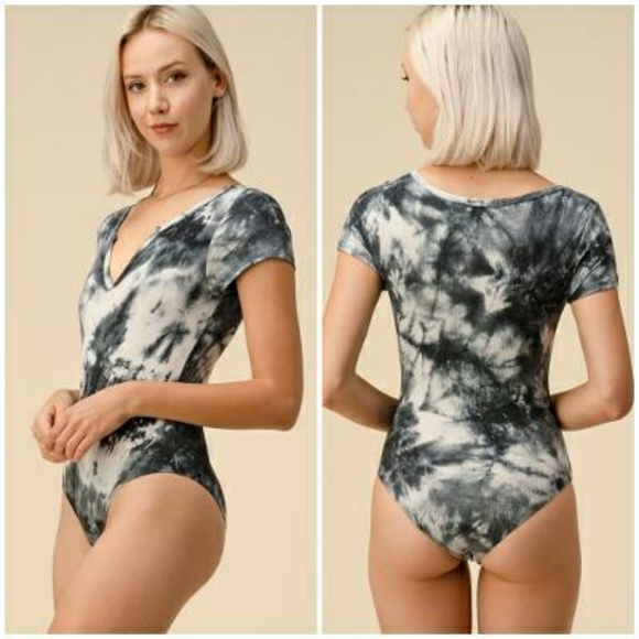 Boho Chic Black Tie-Dye Short Sleeves Bodysuit - Picture 4 of 4